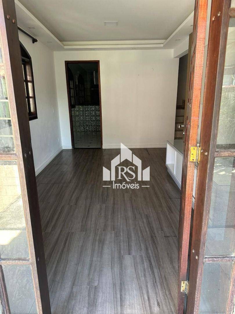 Casa de Condomínio à venda com 5 quartos, 240m² - Foto 3