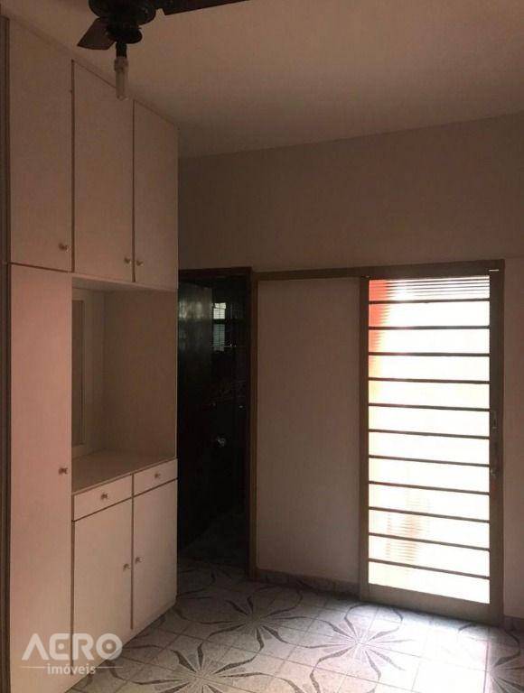 Casa à venda com 4 quartos, 286m² - Foto 15