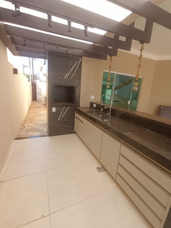 Casa de Condomínio à venda com 4 quartos, 400m² - Foto 8