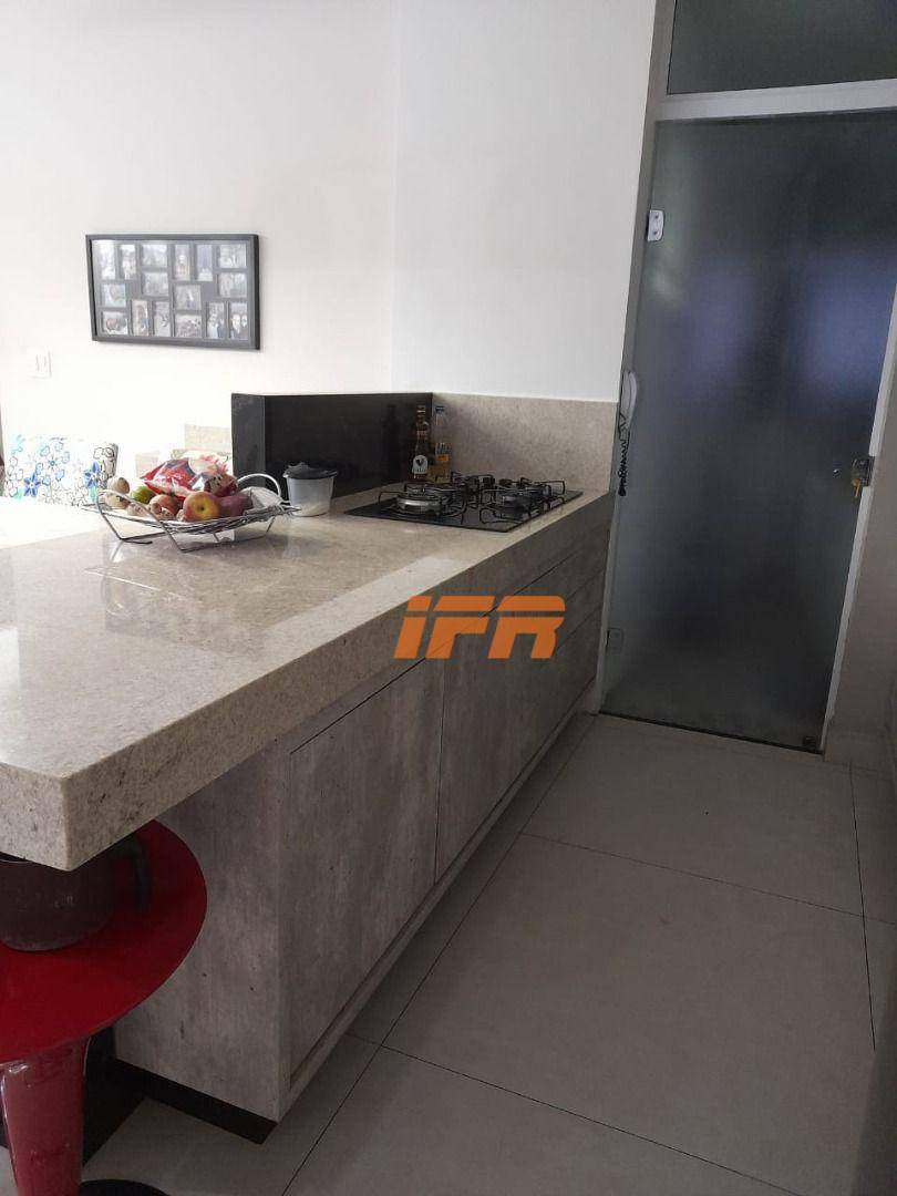 Apartamento à venda com 3 quartos, 82m² - Foto 4