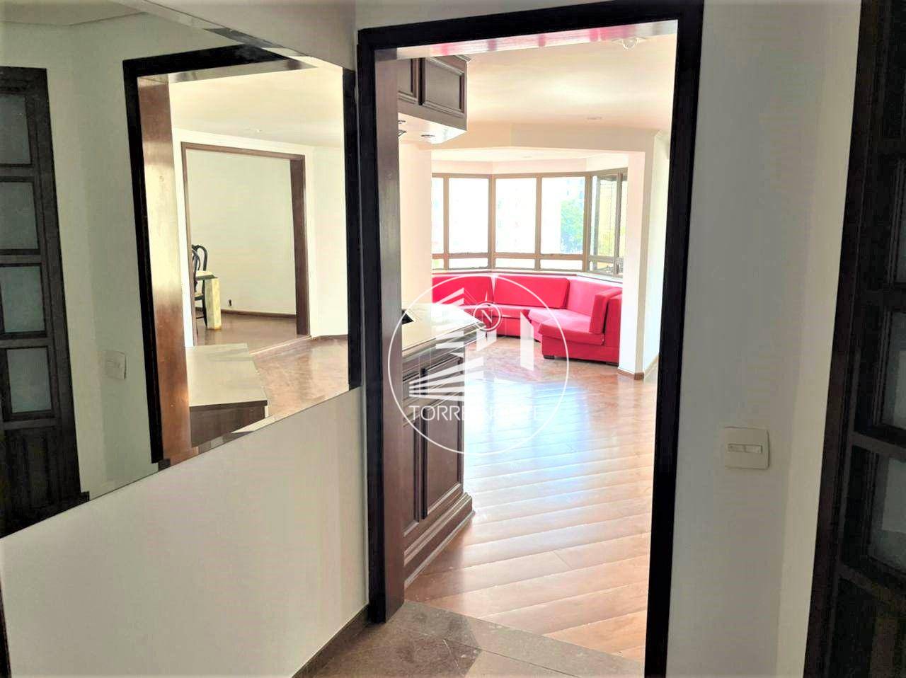 Apartamento à venda com 4 quartos, 227m² - Foto 8