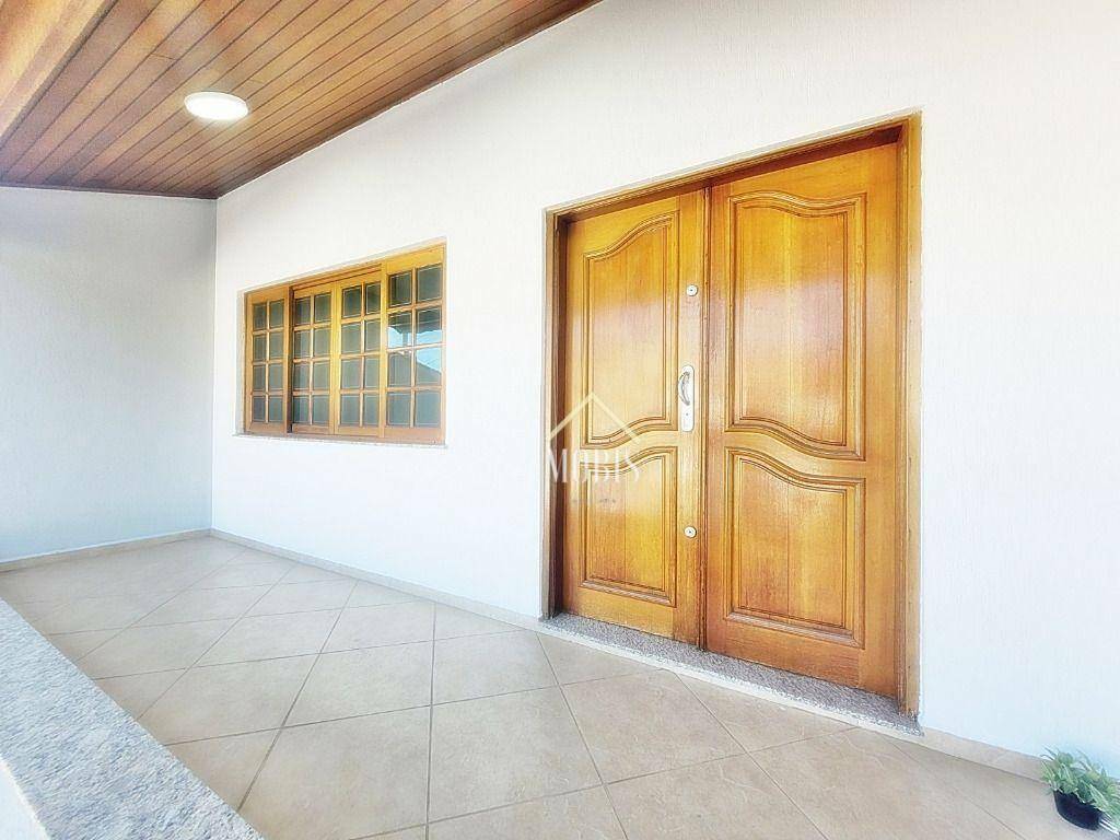 Sobrado à venda com 3 quartos, 245m² - Foto 2