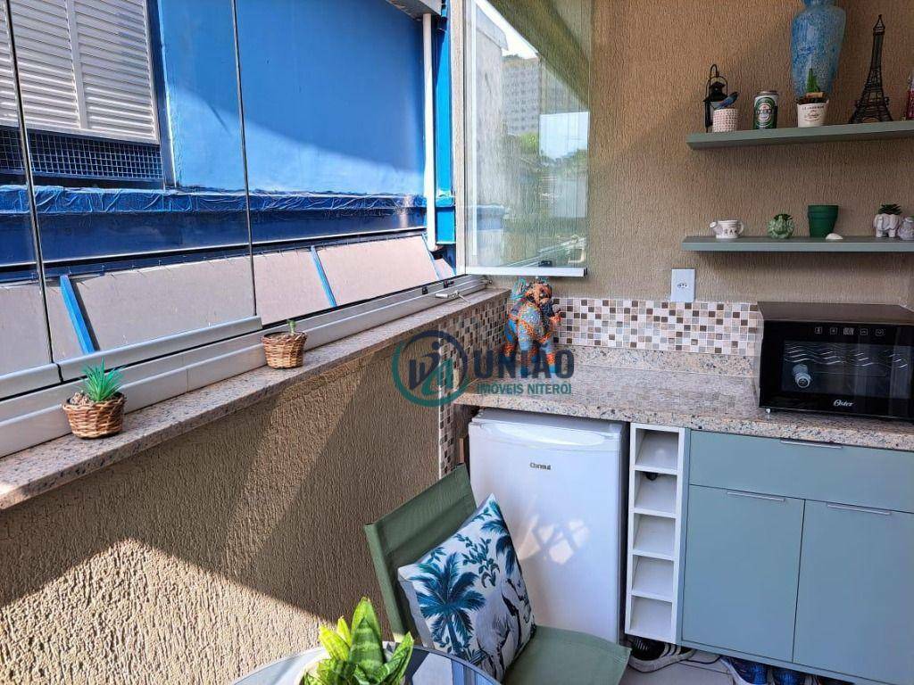 Apartamento à venda com 2 quartos, 64m² - Foto 21