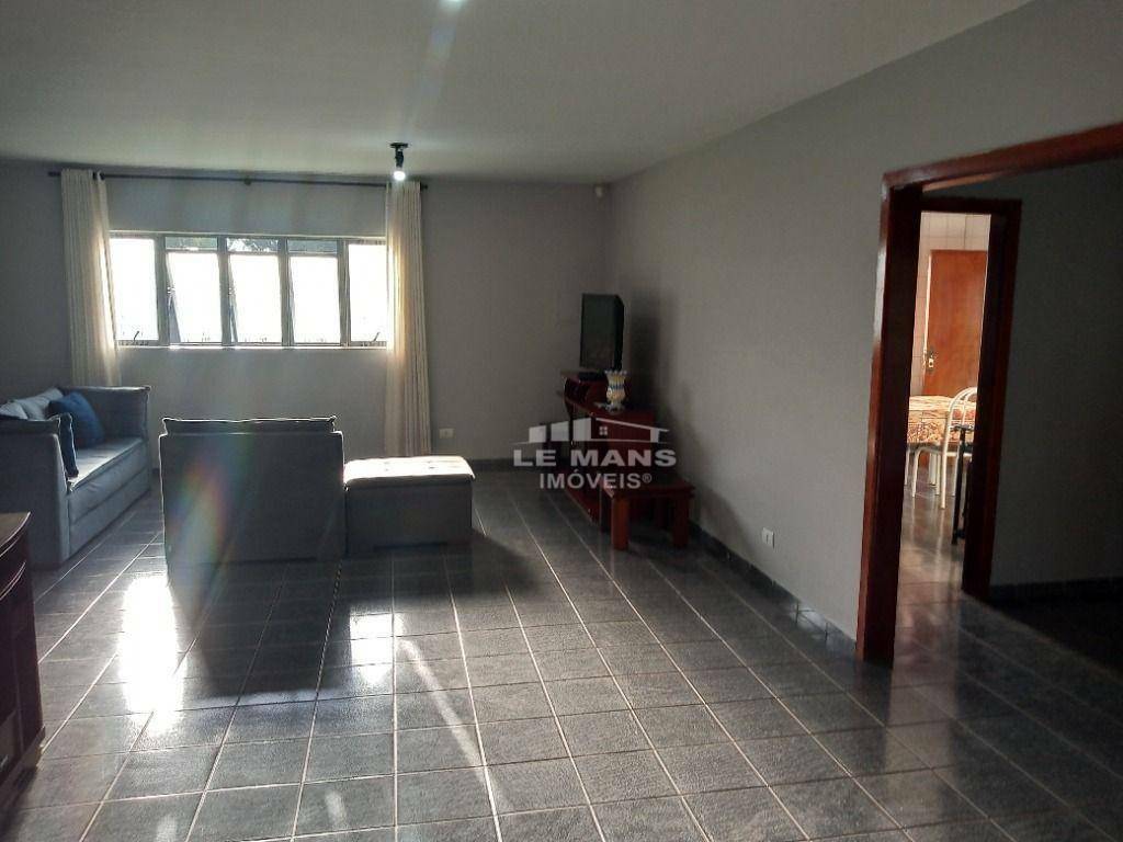 Casa à venda com 3 quartos, 258m² - Foto 8