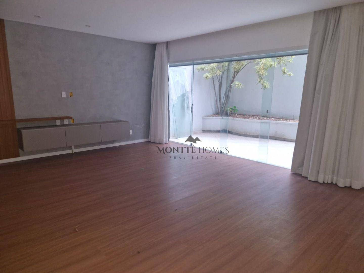 Apartamento à venda com 2 quartos, 140m² - Foto 1