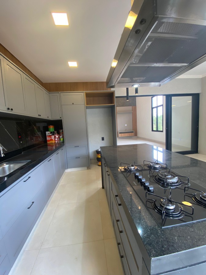 Casa de Condomínio à venda com 3 quartos, 267m² - Foto 4