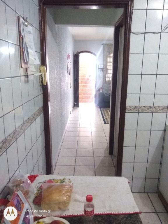 Sobrado à venda com 2 quartos, 250m² - Foto 2