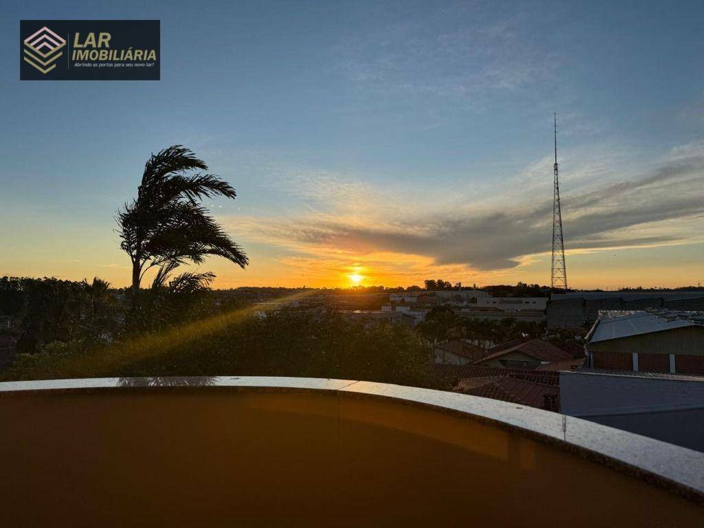 Casa para alugar com 2 quartos, 951m² - Foto 2