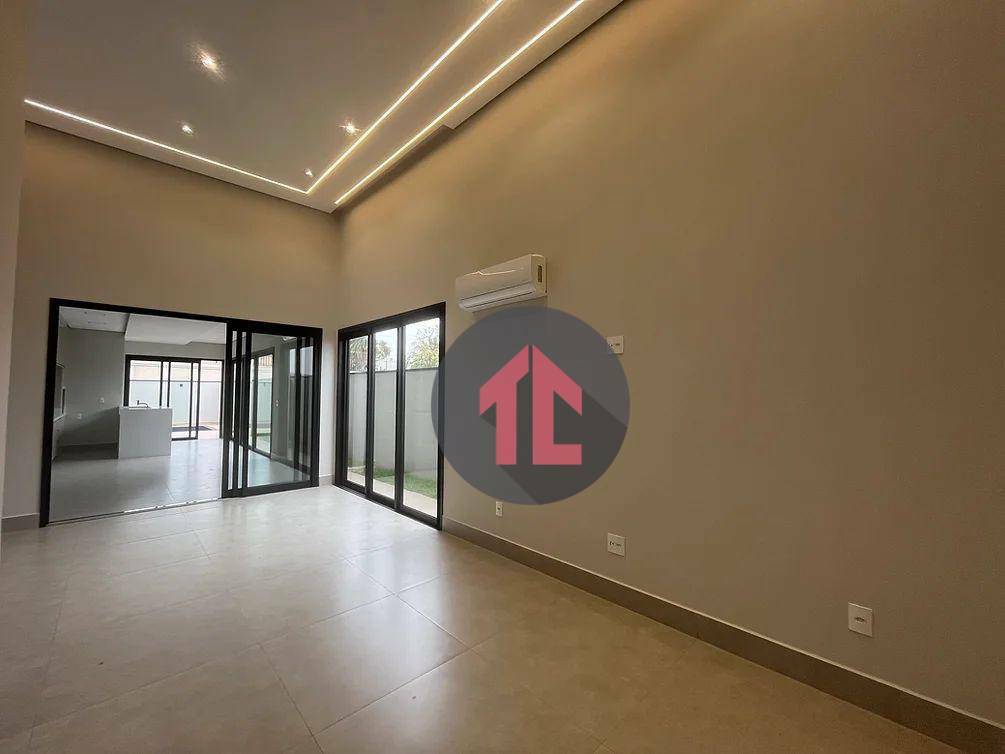 Casa de Condomínio à venda com 3 quartos, 209m² - Foto 4