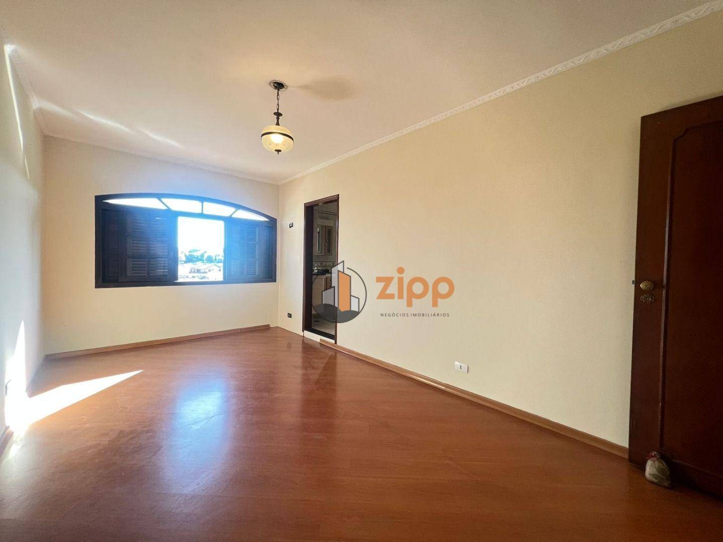 Sobrado à venda com 6 quartos, 300m² - Foto 29