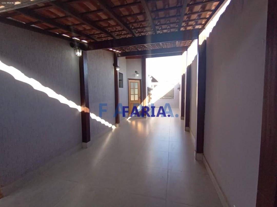 Casa à venda com 2 quartos, 180m² - Foto 3