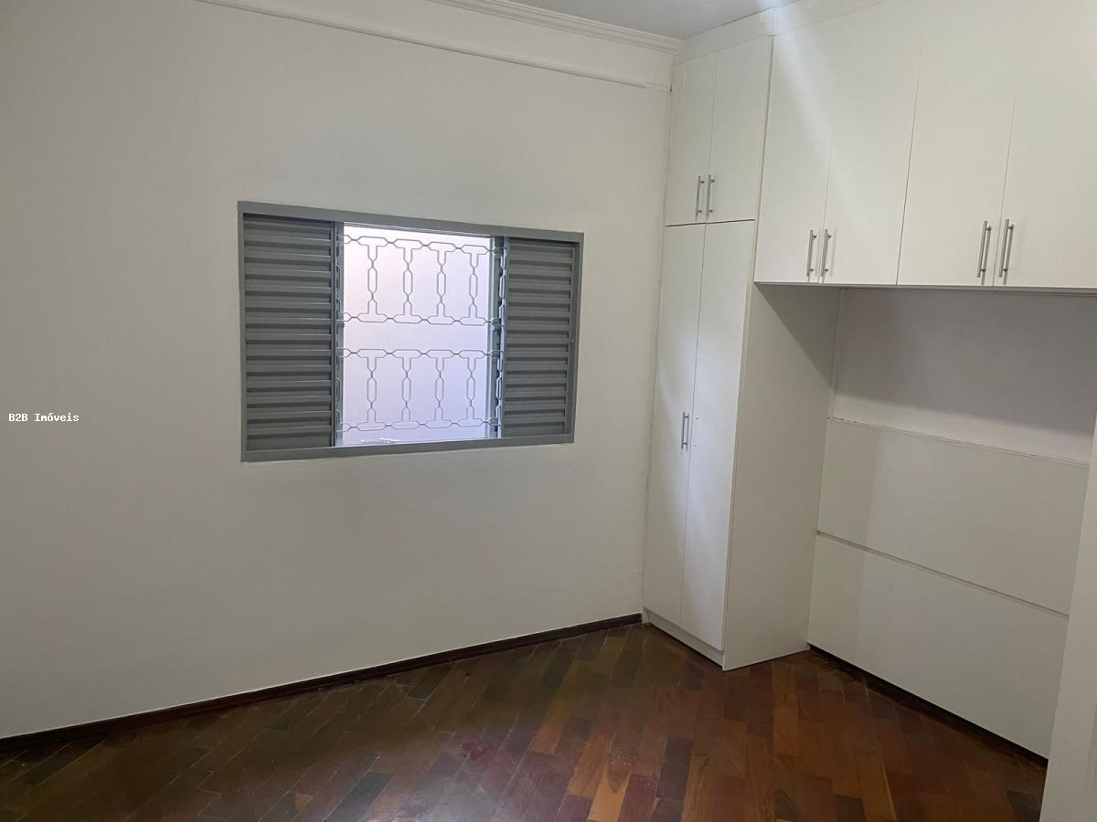 Casa à venda com 2 quartos, 250m² - Foto 9