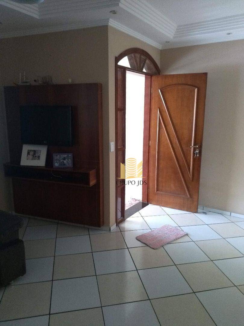 Sobrado à venda com 3 quartos, 193m² - Foto 2