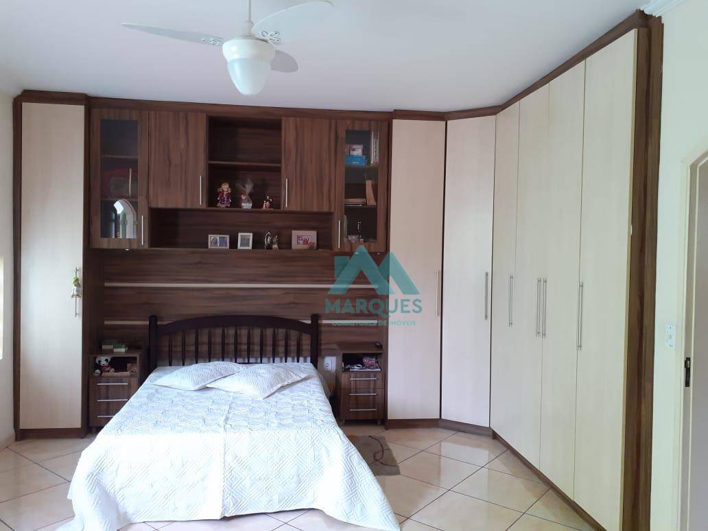 Sobrado à venda com 5 quartos, 207m² - Foto 2