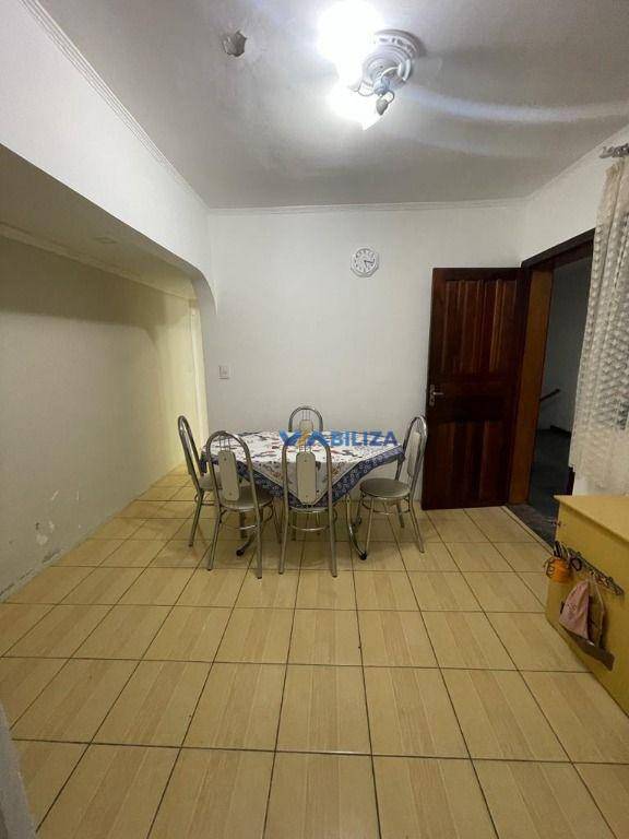 Sobrado à venda com 4 quartos, 200m² - Foto 6