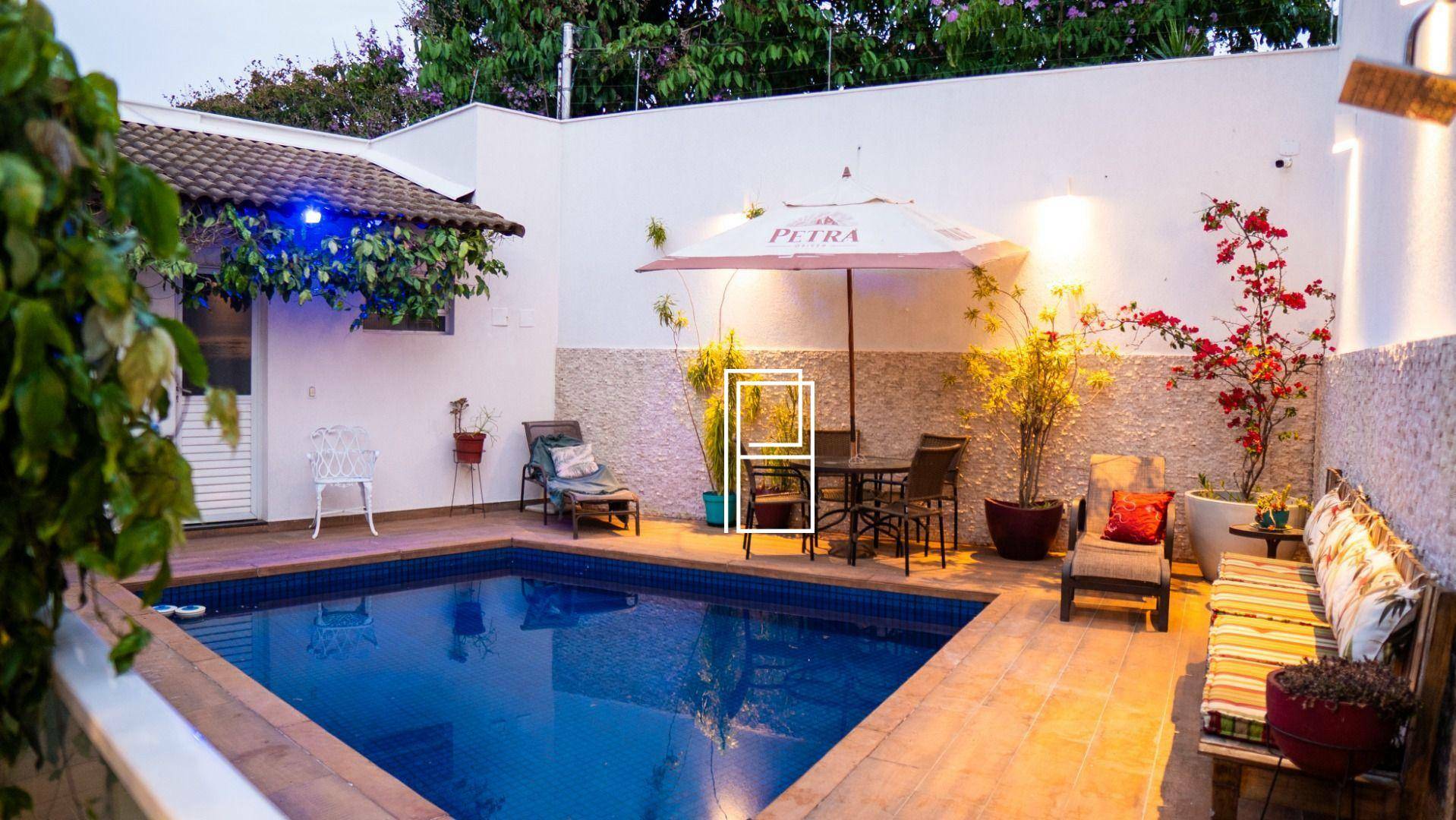 Casa à venda com 4 quartos, 300m² - Foto 12