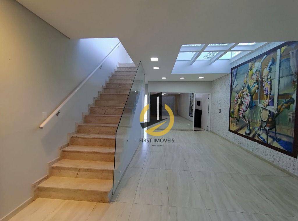 Sobrado à venda com 2 quartos, 220m² - Foto 2