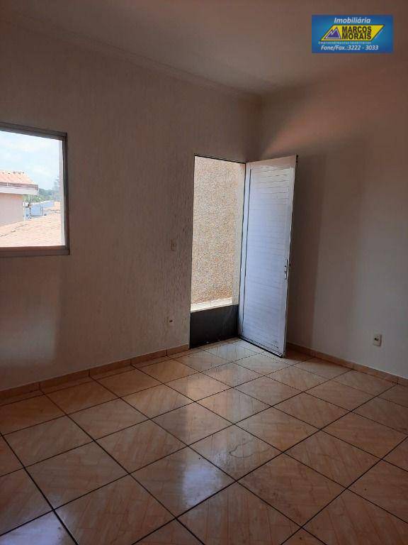 Casa à venda com 4 quartos, 300m² - Foto 39