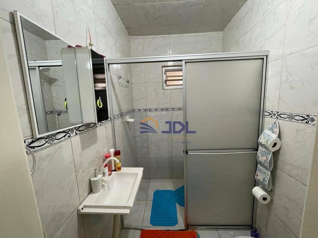 Casa à venda com 5 quartos, 200m² - Foto 9