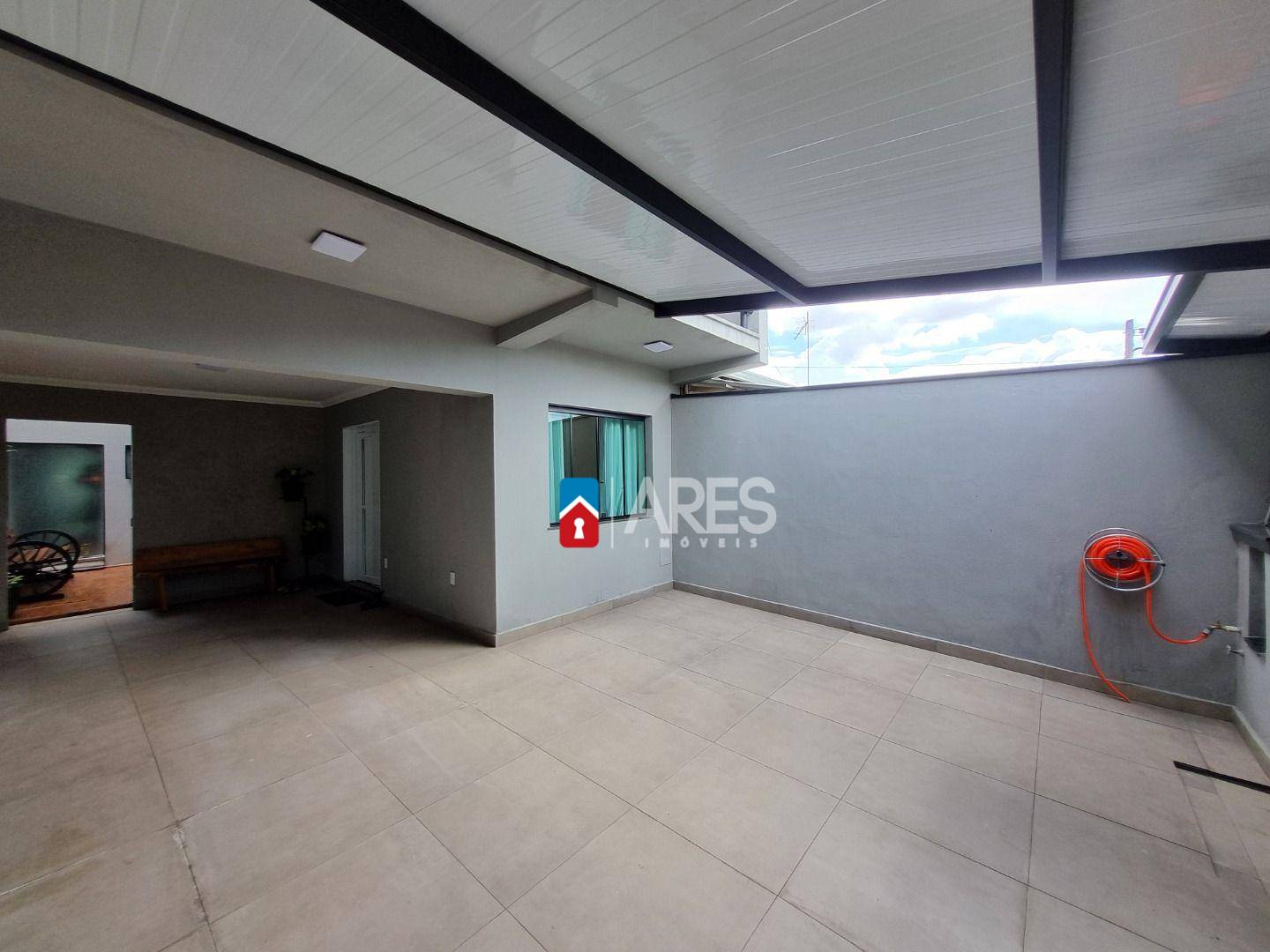 Casa, 3 quartos, 268 m² - Foto 2