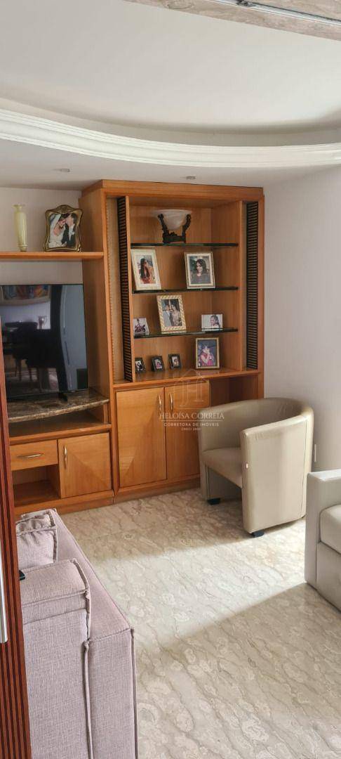 Apartamento à venda com 3 quartos, 178m² - Foto 8