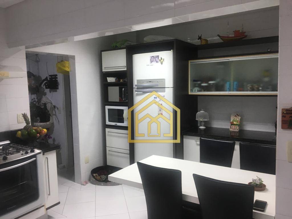 Apartamento à venda com 3 quartos, 140m² - Foto 11