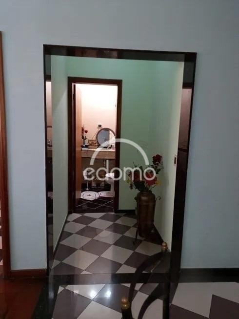 Casa para alugar com 5 quartos, 188m² - Foto 12