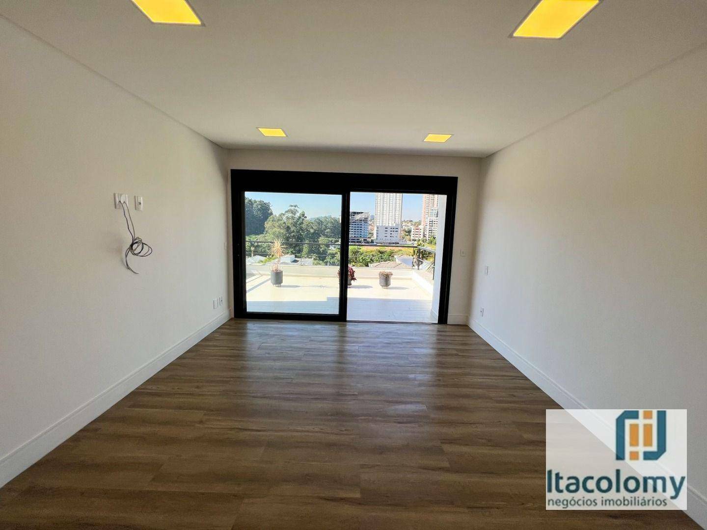 Casa de Condomínio à venda com 4 quartos, 660m² - Foto 17