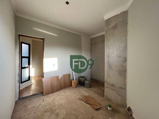 Casa à venda com 4 quartos, 300m² - Foto 33