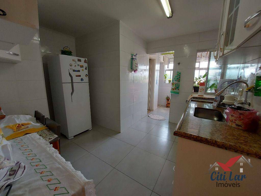 Apartamento à venda com 2 quartos, 68m² - Foto 4