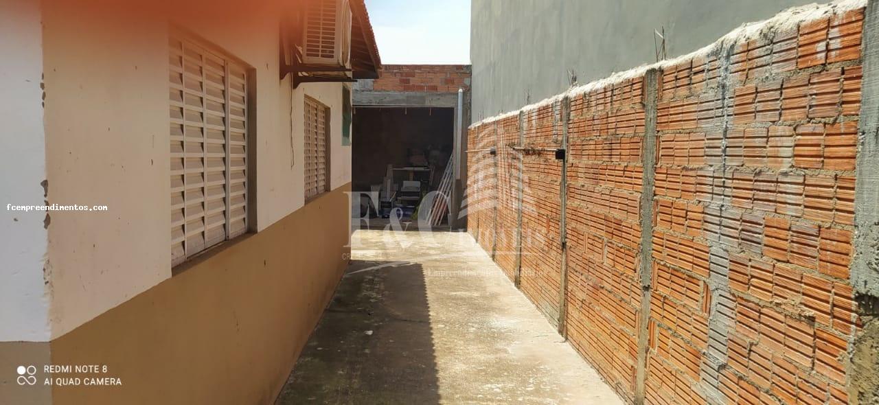 Casa à venda com 2 quartos, 259m² - Foto 3