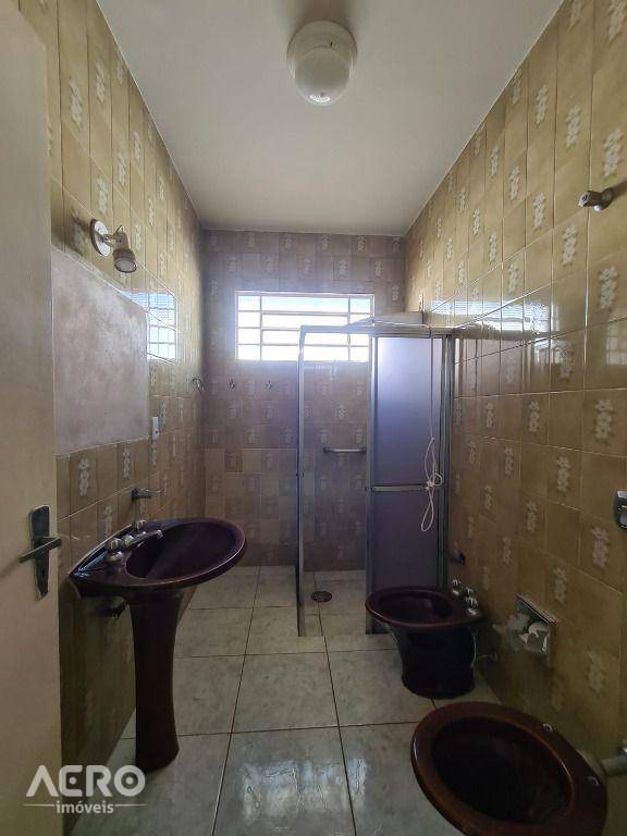 Casa à venda com 3 quartos, 170m² - Foto 8