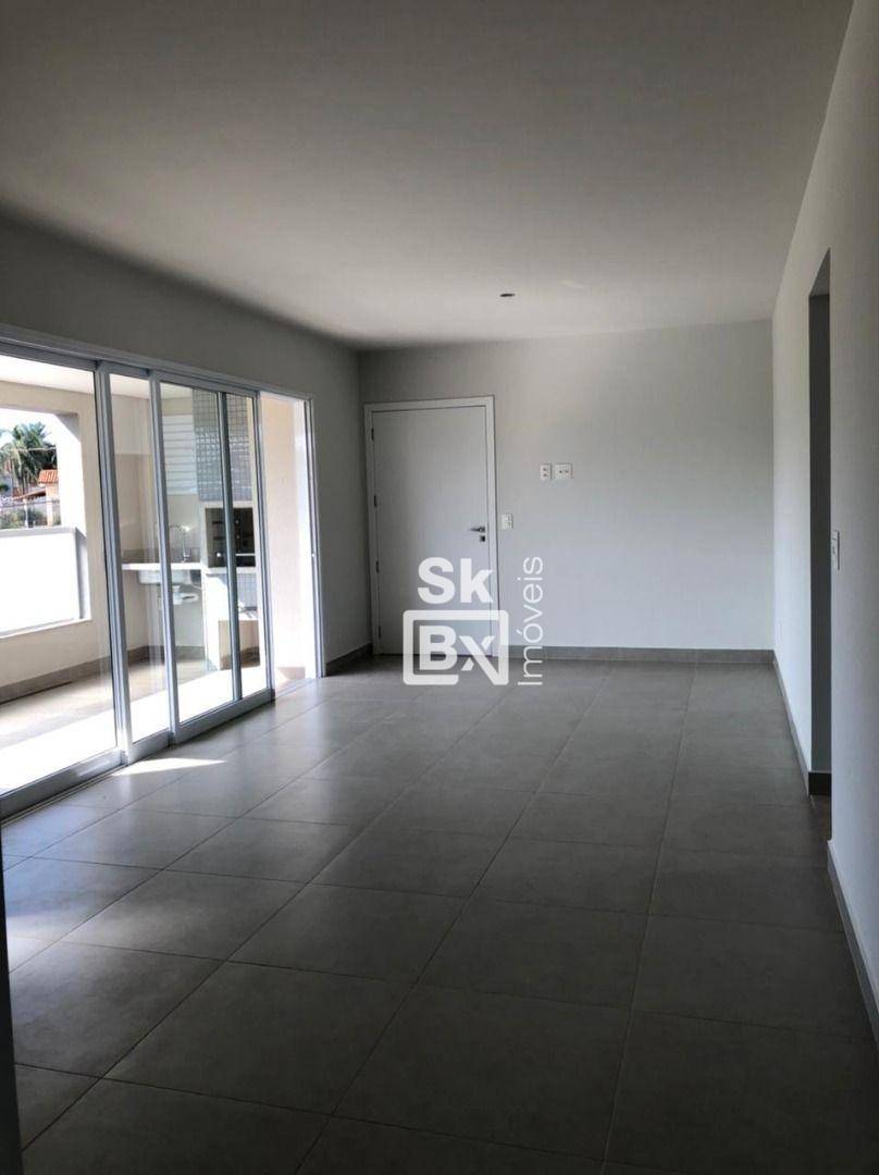 Apartamento à venda com 3 quartos, 136m² - Foto 2