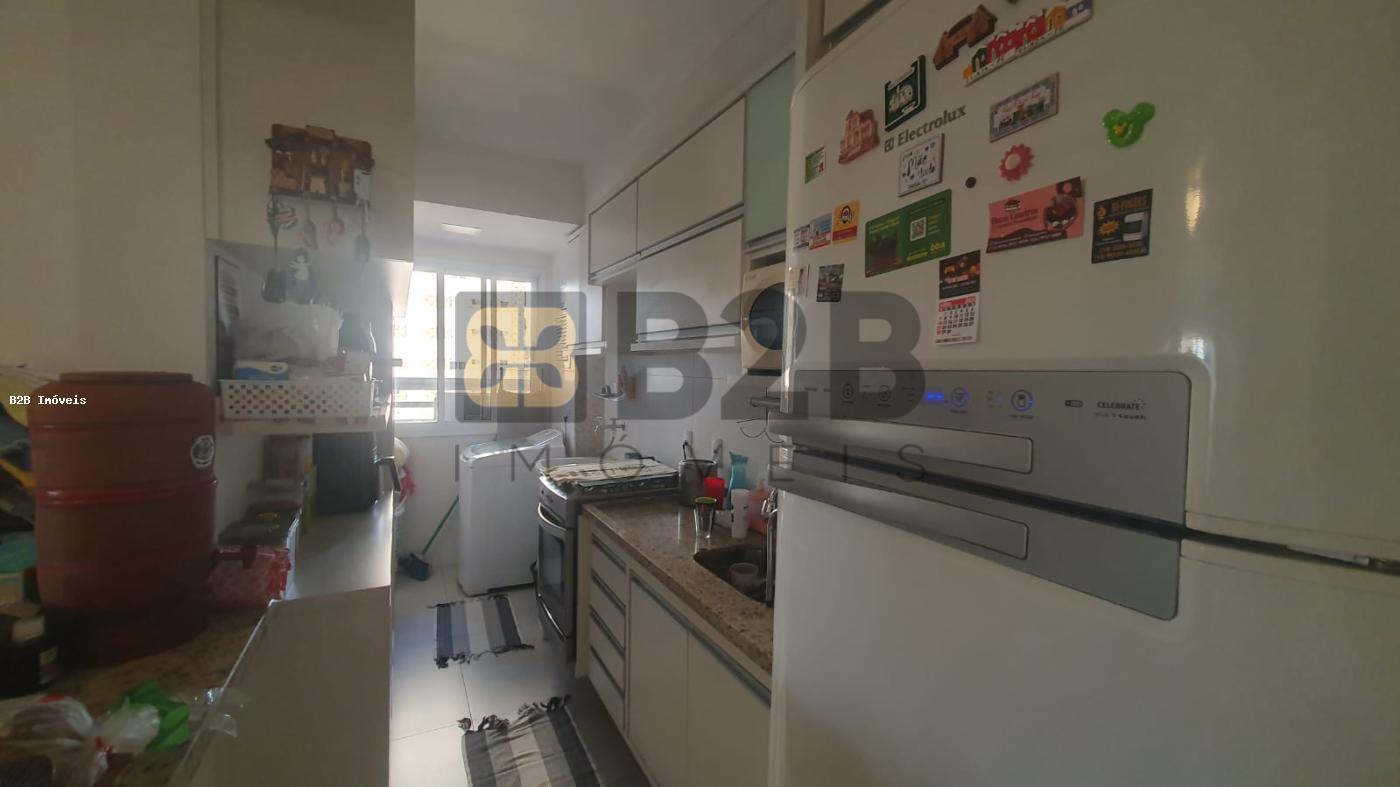 Apartamento à venda com 2 quartos, 71m² - Foto 3