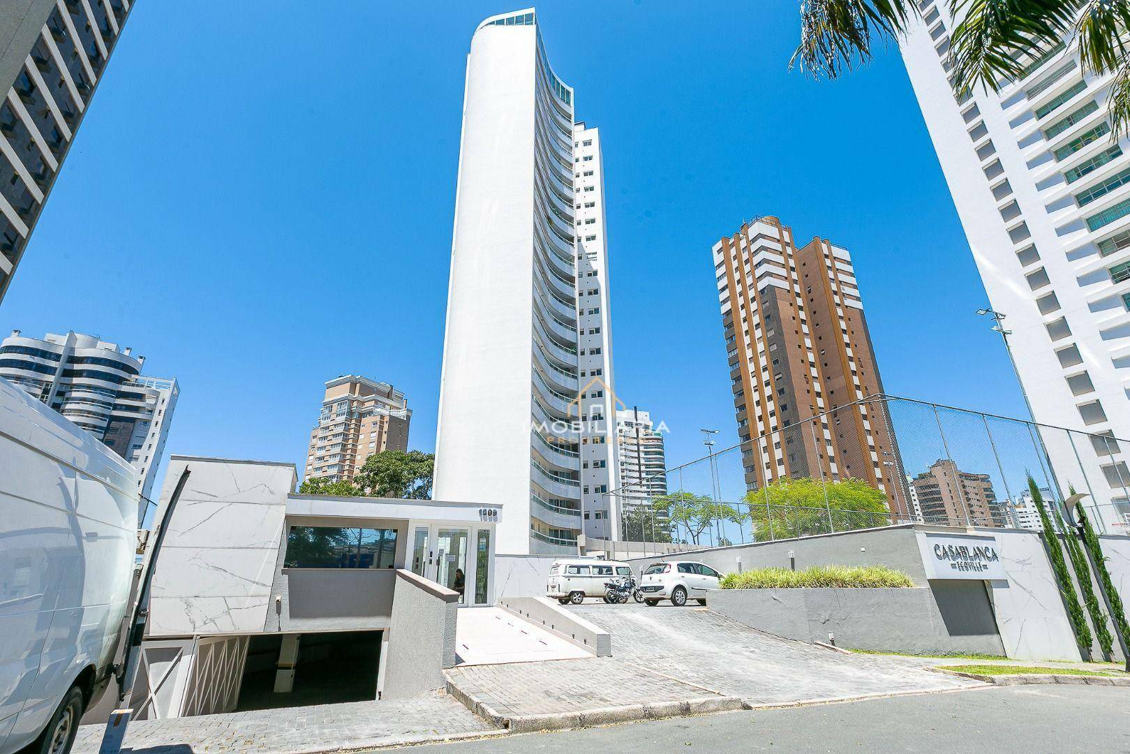 Apartamento à venda com 4 quartos, 215m² - Foto 3