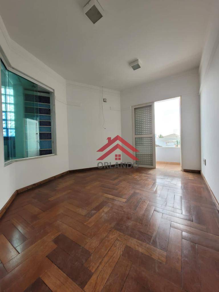 Sobrado à venda com 4 quartos, 272m² - Foto 2