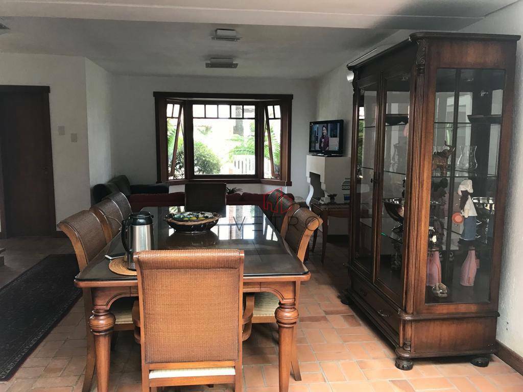 Casa de Condomínio à venda com 3 quartos, 225m² - Foto 2