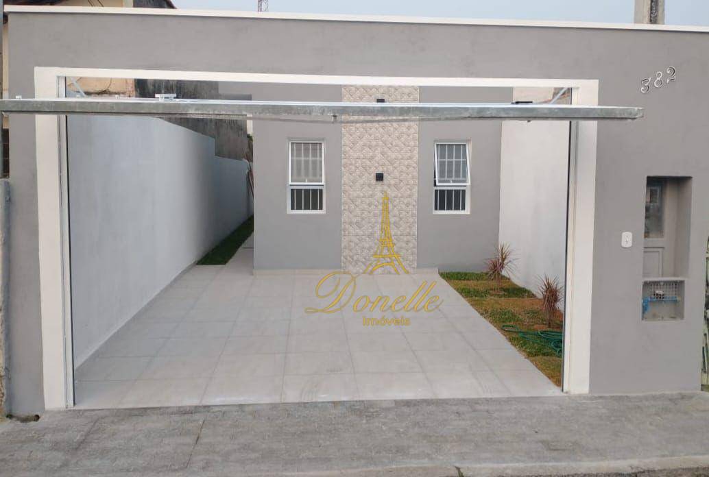 Casa à venda com 3 quartos, 68m² - Foto 1