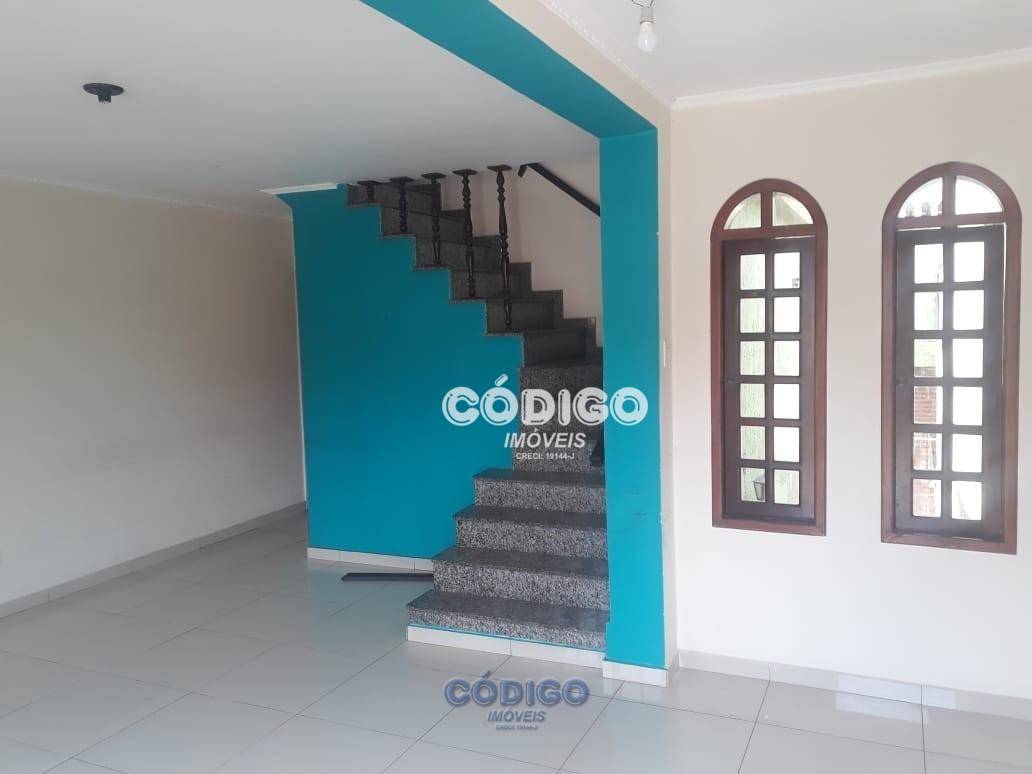 Sobrado à venda com 3 quartos, 148m² - Foto 2