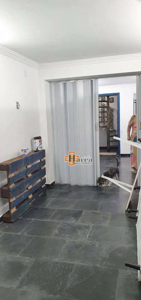 Casa à venda com 3 quartos, 181m² - Foto 6