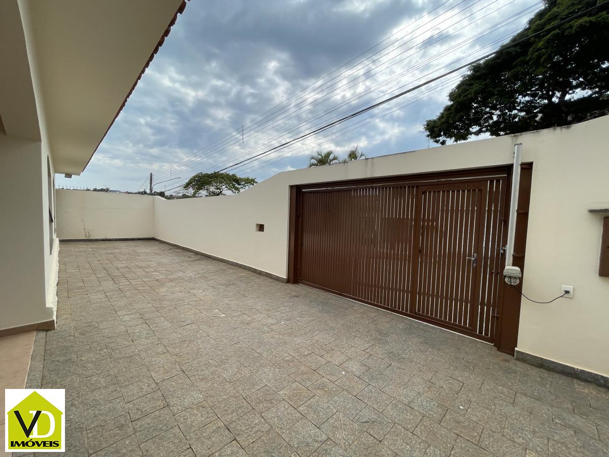 Casa à venda com 3 quartos, 200m² - Foto 3