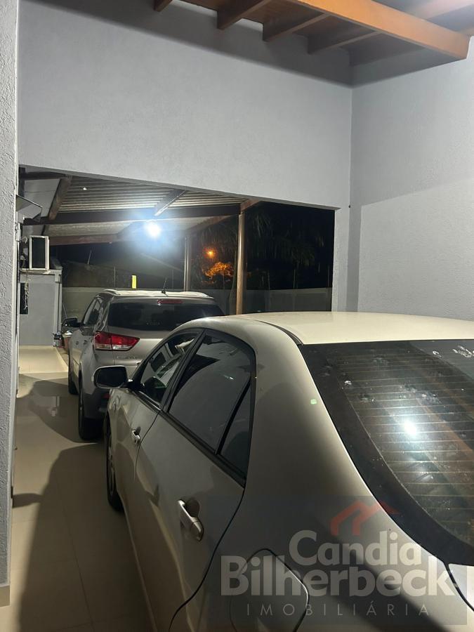 Casa à venda com 3 quartos, 400m² - Foto 2