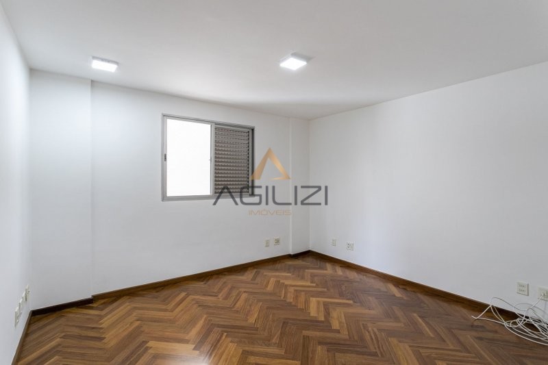 Apartamento à venda com 4 quartos, 222m² - Foto 31