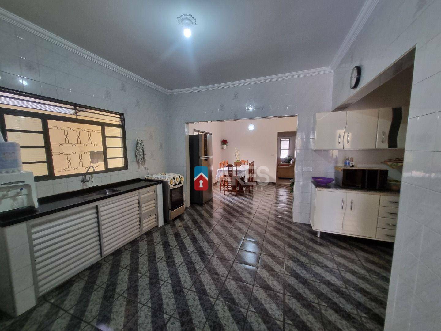 Casa à venda com 3 quartos, 99m² - Foto 10