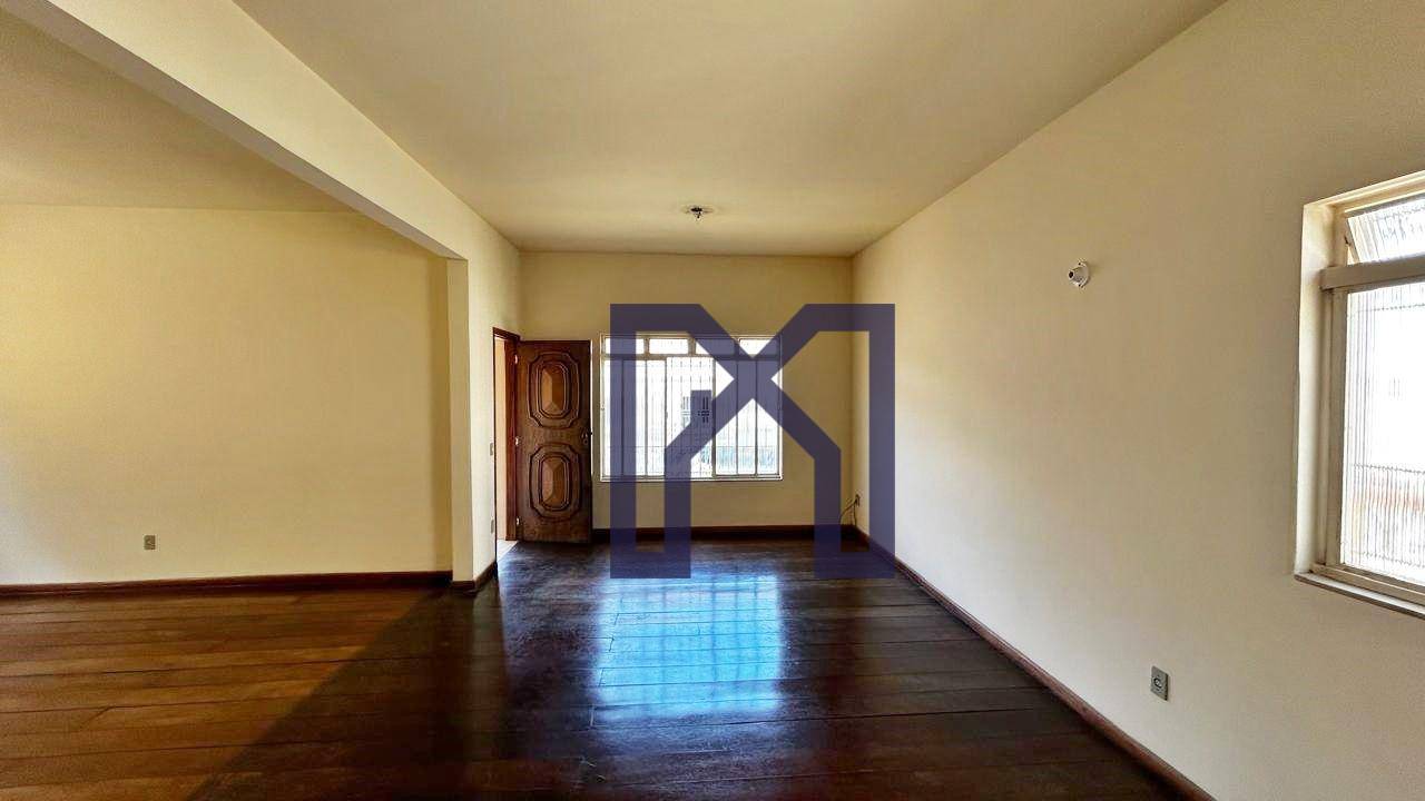 Casa à venda com 6 quartos, 283m² - Foto 4