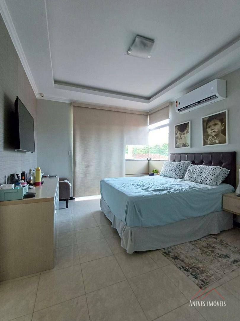 Casa de Condomínio à venda com 3 quartos, 316m² - Foto 18