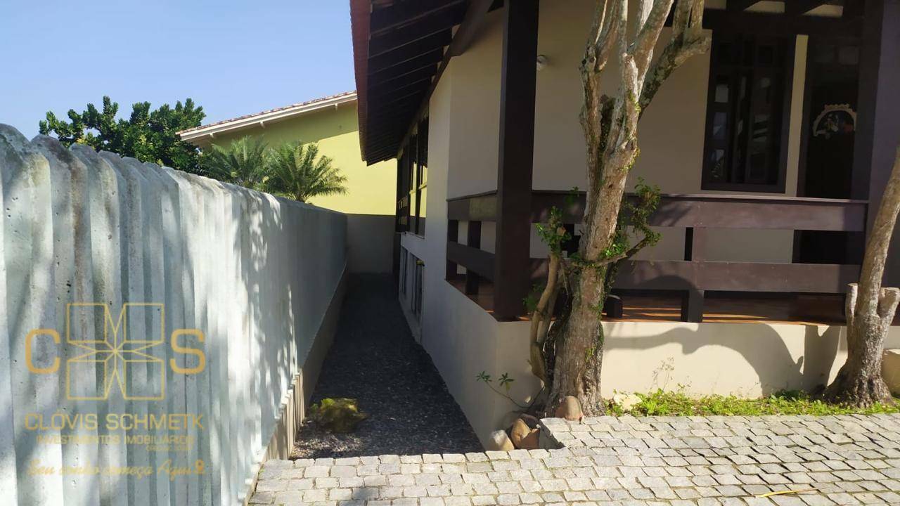 Sobrado à venda com 5 quartos, 300m² - Foto 19