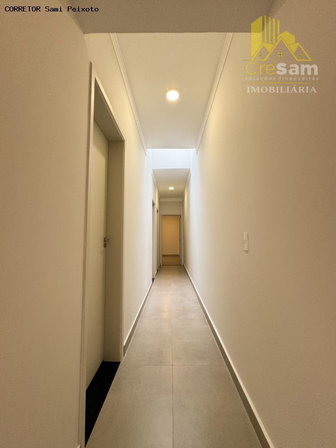 Casa à venda com 3 quartos, 250m² - Foto 7