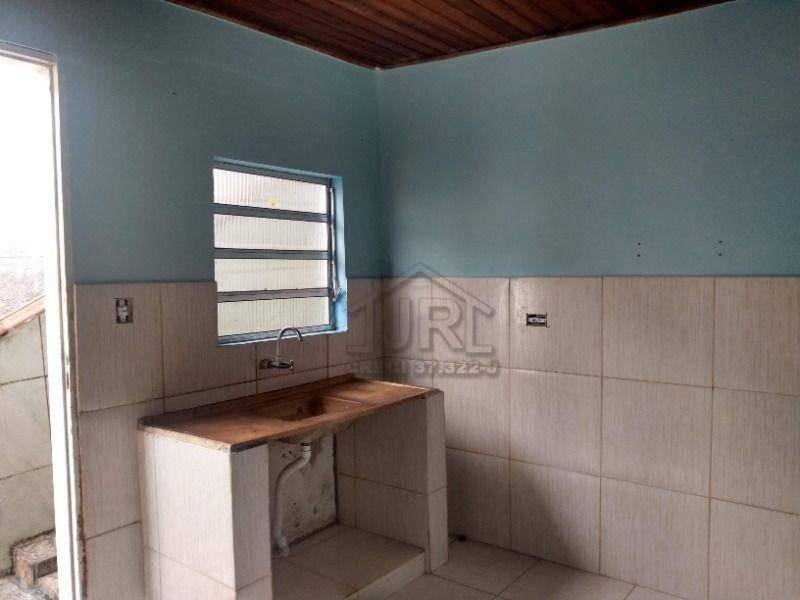 Casa à venda com 7 quartos, 275m² - Foto 2