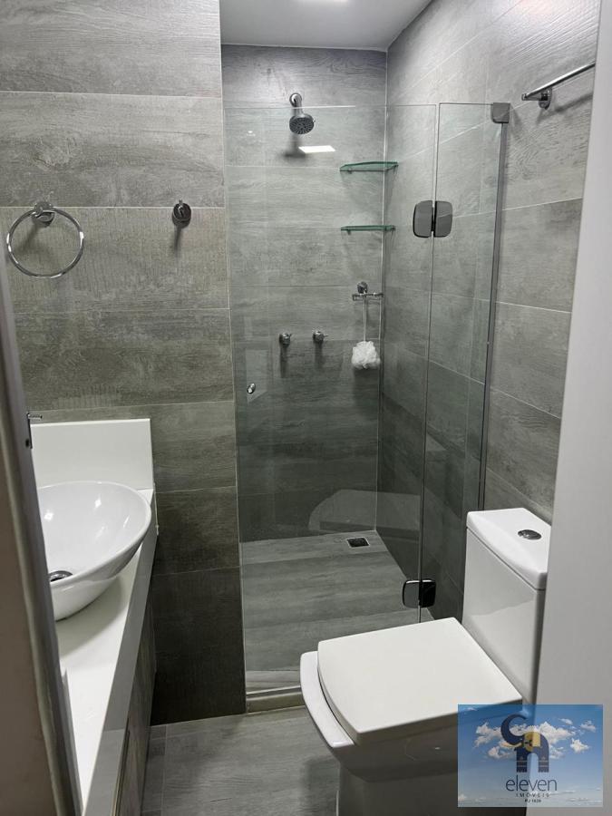 Apartamento para alugar com 2 quartos, 800m² - Foto 13